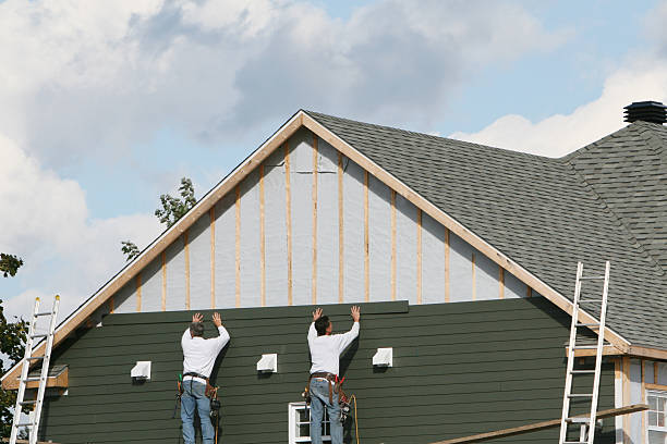Professional Vinyl Siding technician working in Amsterdam, OH